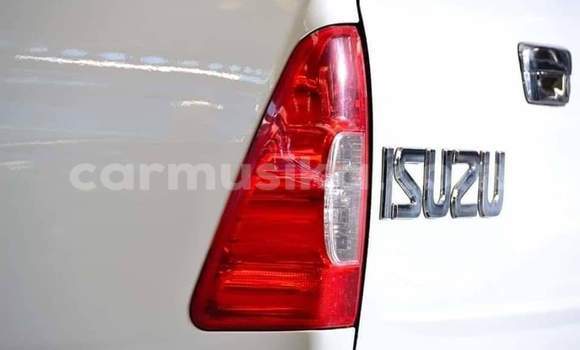 Tenga Tsaru Isuzu KB Chena Mota in Harare in Harare Tenga Tsaru Isuzu KB Chena Mota in Harare in Harare