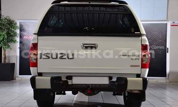 Tenga Tsaru Isuzu KB Chena Mota in Harare in Harare Tenga Tsaru Isuzu KB Chena Mota in Harare in Harare