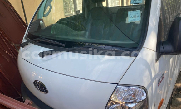 Nunua Imported Kia K2700 Nyeupe Lori ndani ya Gweru nchini Midlands
