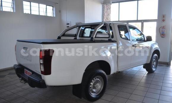 Acheter Occasion Voiture Isuzu KB Blanc à Harare, Harare Acheter Occasion Voiture Isuzu KB Blanc à Harare, Harare