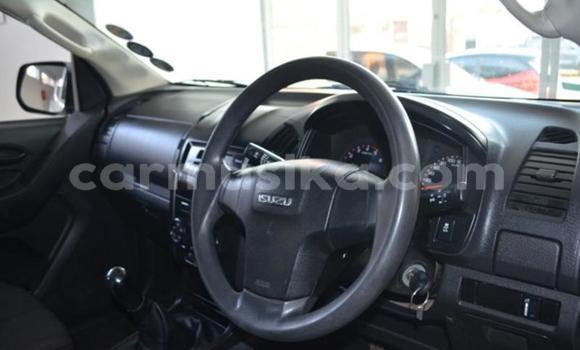 Acheter Occasion Voiture Isuzu KB Blanc à Harare, Harare Acheter Occasion Voiture Isuzu KB Blanc à Harare, Harare