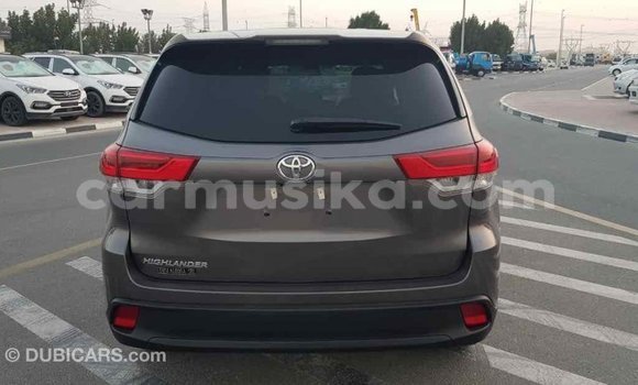Tenga Imported Toyota Highlander Zvimwe Mota in Import - Dubai in Harare Tenga Imported Toyota Highlander Zvimwe Mota in Import - Dubai in Harare
