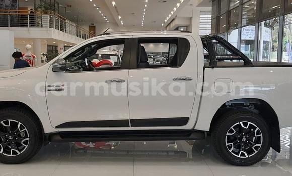 Nunua Ilio tumika Toyota Hilux Nyeupe Gari ndani ya Beitbridge nchini Matabeleland Kusini Nunua Ilio tumika Toyota Hilux Nyeupe Gari ndani ya Beitbridge nchini Matabeleland Kusini