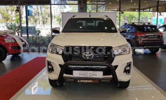 Nunua Ilio tumika Toyota Hilux Nyeupe Gari ndani ya Beitbridge nchini Matabeleland Kusini Nunua Ilio tumika Toyota Hilux Nyeupe Gari ndani ya Beitbridge nchini Matabeleland Kusini