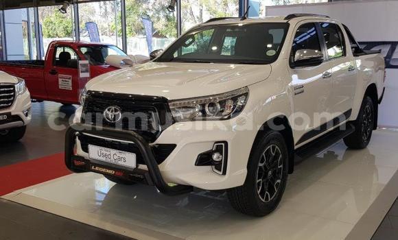Nunua Ilio tumika Toyota Hilux Nyeupe Gari ndani ya Beitbridge nchini Matabeleland Kusini Nunua Ilio tumika Toyota Hilux Nyeupe Gari ndani ya Beitbridge nchini Matabeleland Kusini