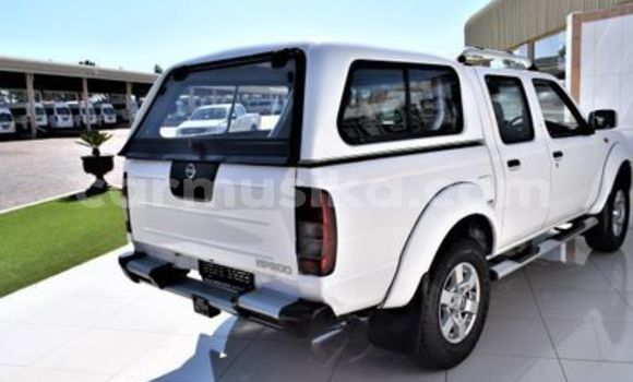 Acheter Occasion Voiture Nissan Hardbody Blanc à Beitbridge, Matabeleland South Acheter Occasion Voiture Nissan Hardbody Blanc à Beitbridge, Matabeleland South