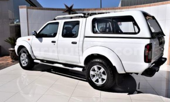 Acheter Occasion Voiture Nissan Hardbody Blanc à Beitbridge, Matabeleland South Acheter Occasion Voiture Nissan Hardbody Blanc à Beitbridge, Matabeleland South