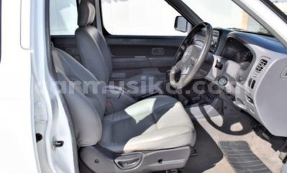 Acheter Occasion Voiture Nissan Hardbody Blanc à Beitbridge, Matabeleland South Acheter Occasion Voiture Nissan Hardbody Blanc à Beitbridge, Matabeleland South