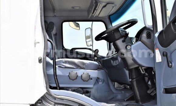 Acheter Occasion Utilitaire Hino 300 Series Blanc à Beitbridge, Matabeleland South Acheter Occasion Utilitaire Hino 300 Series Blanc à Beitbridge, Matabeleland South