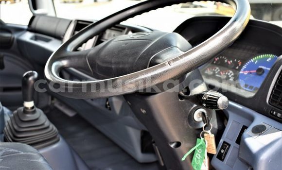 Acheter Occasion Utilitaire Hino 300 Series Blanc à Beitbridge, Matabeleland South Acheter Occasion Utilitaire Hino 300 Series Blanc à Beitbridge, Matabeleland South