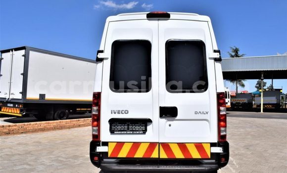 Acheter Occasion Utilitaire Hino 300 Series Blanc à Beitbridge, Matabeleland South Acheter Occasion Utilitaire Hino 300 Series Blanc à Beitbridge, Matabeleland South