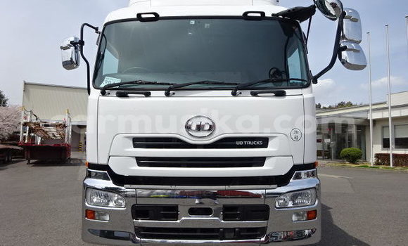 Acheter Occasion Utilitaire Nissan UD Blanc à Beitbridge, Matabeleland South Acheter Occasion Utilitaire Nissan UD Blanc à Beitbridge, Matabeleland South