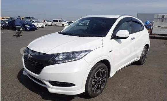 Buy Used Honda Vezel White Car in Harare in Harare Buy Used Honda Vezel White Car in Harare in Harare