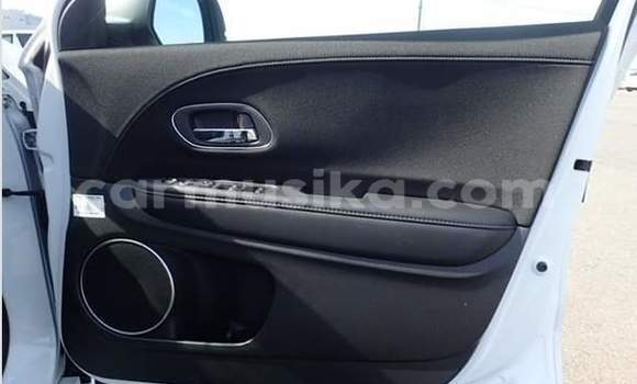 Buy Used Honda Vezel White Car in Harare in Harare Buy Used Honda Vezel White Car in Harare in Harare