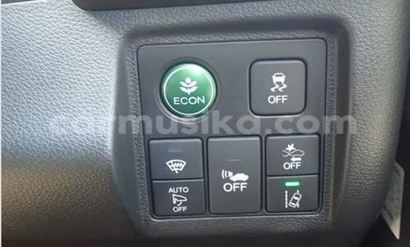 Buy Used Honda Vezel White Car in Harare in Harare Buy Used Honda Vezel White Car in Harare in Harare