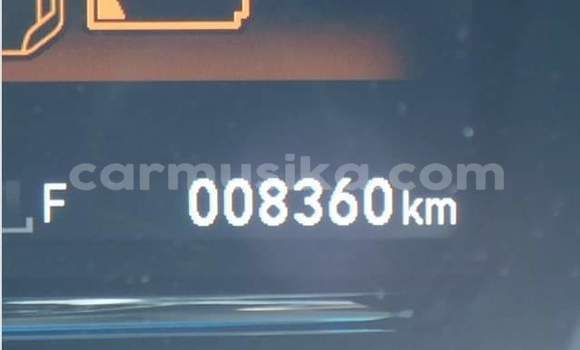 Buy Used Honda Vezel White Car in Harare in Harare Buy Used Honda Vezel White Car in Harare in Harare