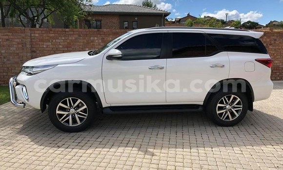 Buy Used Toyota Fortuner White Car in Beitbridge in Matabeleland South Buy Used Toyota Fortuner White Car in Beitbridge in Matabeleland South