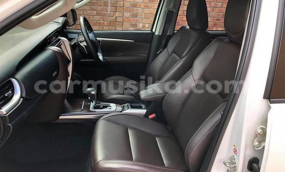 Acheter Occasion Voiture Toyota Fortuner Blanc à Beitbridge, Matabeleland South Acheter Occasion Voiture Toyota Fortuner Blanc à Beitbridge, Matabeleland South