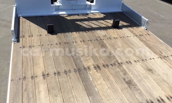 Buy Used Nissan UD White Truck in Beitbridge in Matabeleland South Buy Used Nissan UD White Truck in Beitbridge in Matabeleland South