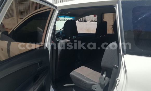 Acheter Occasion Voiture Toyota Avanza Blanc à Bulawayo, Bulawayo Acheter Occasion Voiture Toyota Avanza Blanc à Bulawayo, Bulawayo