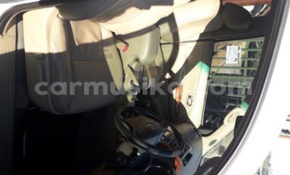 Acheter Occasion Voiture Toyota Fortuner Blanc à Beitbridge, Matabeleland South Acheter Occasion Voiture Toyota Fortuner Blanc à Beitbridge, Matabeleland South