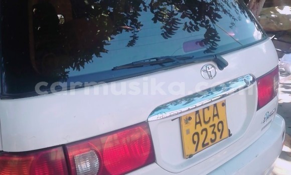 Nunua Ilio tumika Toyota Ipsum Nyeupe Gari ndani ya Harare nchini Harare