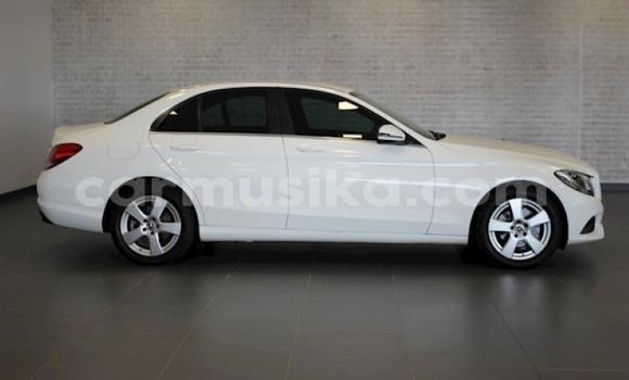 Buy Used Mercedes‒Benz C–Class White Car in Beitbridge in Matabeleland South