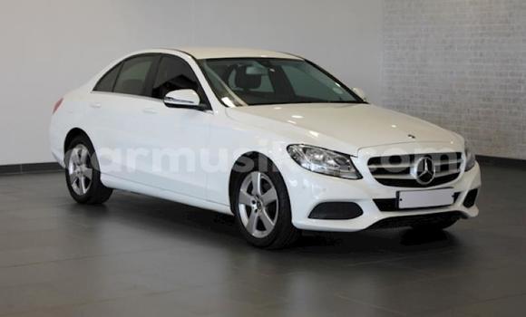 Nunua Ilio tumika Mercedes‒Benz C–Class Nyeupe Gari ndani ya Beitbridge nchini Matabeleland Kusini Nunua Ilio tumika Mercedes‒Benz C–Class Nyeupe Gari ndani ya Beitbridge nchini Matabeleland Kusini