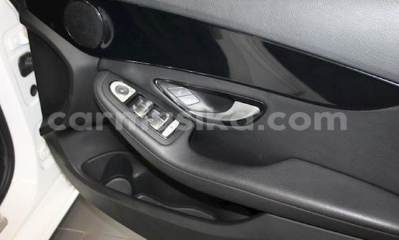 Nunua Ilio tumika Mercedes‒Benz C–Class Nyeupe Gari ndani ya Beitbridge nchini Matabeleland Kusini Nunua Ilio tumika Mercedes‒Benz C–Class Nyeupe Gari ndani ya Beitbridge nchini Matabeleland Kusini