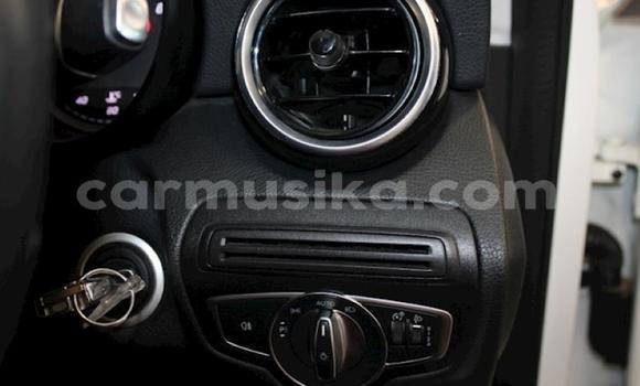 Nunua Ilio tumika Mercedes‒Benz C–Class Nyeupe Gari ndani ya Beitbridge nchini Matabeleland Kusini Nunua Ilio tumika Mercedes‒Benz C–Class Nyeupe Gari ndani ya Beitbridge nchini Matabeleland Kusini