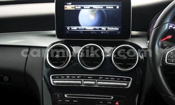 Nunua Ilio tumika Mercedes‒Benz C–Class Nyeupe Gari ndani ya Beitbridge nchini Matabeleland Kusini Nunua Ilio tumika Mercedes‒Benz C–Class Nyeupe Gari ndani ya Beitbridge nchini Matabeleland Kusini