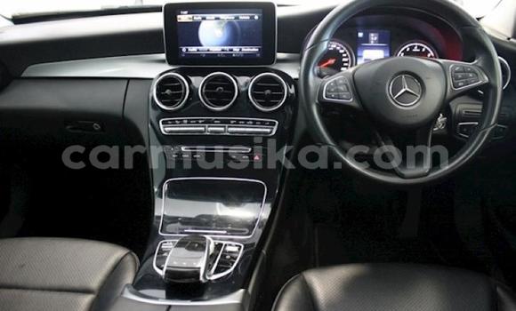 Nunua Ilio tumika Mercedes‒Benz C–Class Nyeupe Gari ndani ya Beitbridge nchini Matabeleland Kusini Nunua Ilio tumika Mercedes‒Benz C–Class Nyeupe Gari ndani ya Beitbridge nchini Matabeleland Kusini