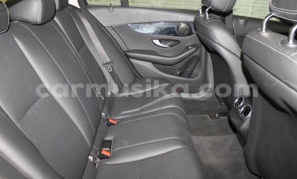 Nunua Ilio tumika Mercedes‒Benz C–Class Nyeupe Gari ndani ya Beitbridge nchini Matabeleland Kusini Nunua Ilio tumika Mercedes‒Benz C–Class Nyeupe Gari ndani ya Beitbridge nchini Matabeleland Kusini