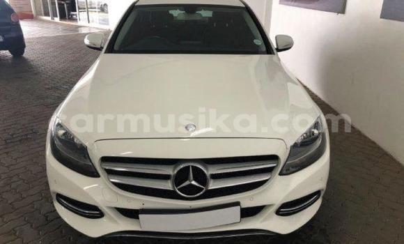 Buy Used Mercedes‒Benz C–Class White Car in Beitbridge in Matabeleland South