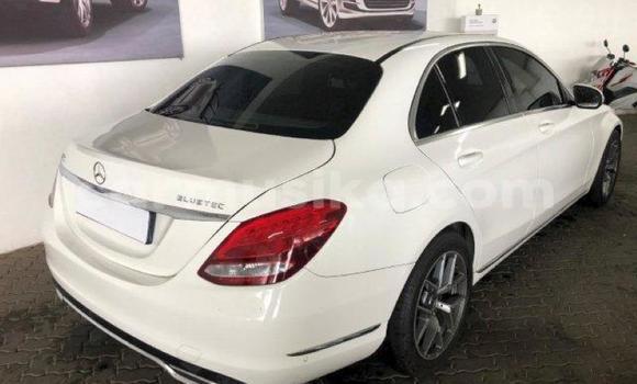 Acheter Occasion Voiture Mercedes‒Benz C–Class Blanc à Beitbridge, Matabeleland South Acheter Occasion Voiture Mercedes‒Benz C–Class Blanc à Beitbridge, Matabeleland South