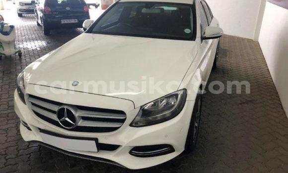 Acheter Occasion Voiture Mercedes‒Benz C–Class Blanc à Beitbridge, Matabeleland South Acheter Occasion Voiture Mercedes‒Benz C–Class Blanc à Beitbridge, Matabeleland South