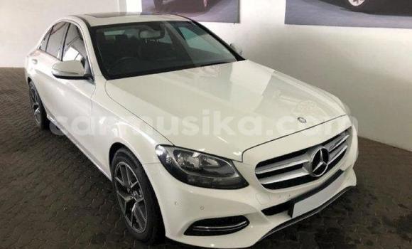 Acheter Occasion Voiture Mercedes‒Benz C–Class Blanc à Beitbridge, Matabeleland South Acheter Occasion Voiture Mercedes‒Benz C–Class Blanc à Beitbridge, Matabeleland South