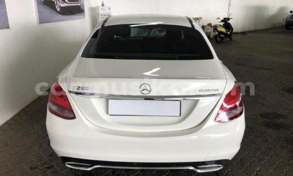 Acheter Occasion Voiture Mercedes‒Benz C–Class Blanc à Beitbridge, Matabeleland South Acheter Occasion Voiture Mercedes‒Benz C–Class Blanc à Beitbridge, Matabeleland South