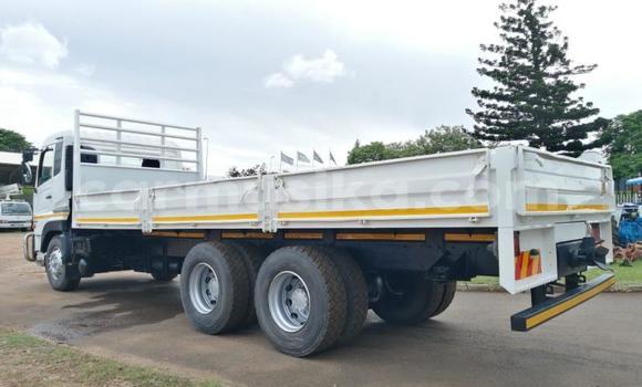 Acheter Occasion Utilitaire Nissan UD Blanc à Beitbridge, Matabeleland South Acheter Occasion Utilitaire Nissan UD Blanc à Beitbridge, Matabeleland South