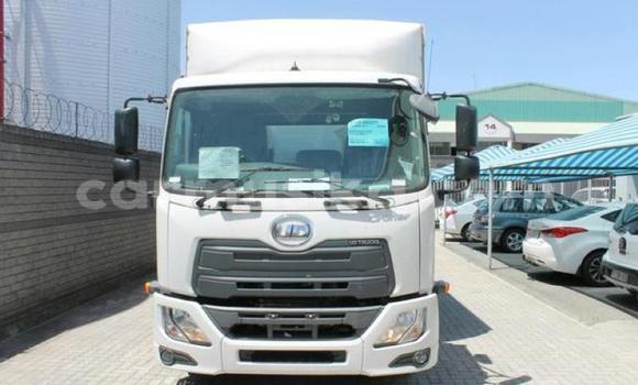 Acheter Occasion Utilitaire Nissan UD Blanc à Beitbridge, Matabeleland South Acheter Occasion Utilitaire Nissan UD Blanc à Beitbridge, Matabeleland South