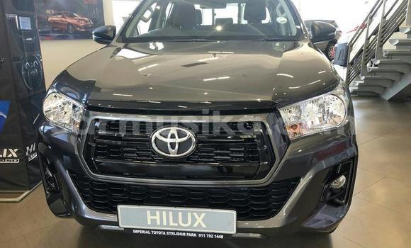Buy Used Toyota Hilux White Car in Beitbridge in Matabeleland South Buy Used Toyota Hilux White Car in Beitbridge in Matabeleland South