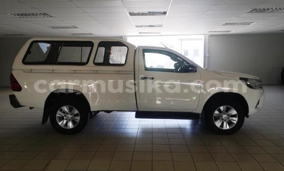 Acheter Occasion Voiture Toyota Hilux Blanc à Beitbridge, Matabeleland South Acheter Occasion Voiture Toyota Hilux Blanc à Beitbridge, Matabeleland South