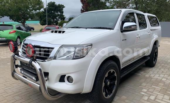 Acheter Occasion Voiture Toyota Hilux Blanc à Beitbridge, Matabeleland South Acheter Occasion Voiture Toyota Hilux Blanc à Beitbridge, Matabeleland South