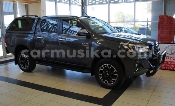 Buy Used Toyota Hilux Silver Car in Beitbridge in Matabeleland South