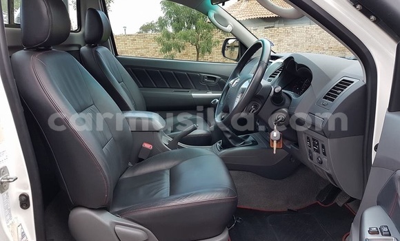 Tenga Tsaru Toyota Hilux Chena Mota in Borrowdale in Harare Tenga Tsaru Toyota Hilux Chena Mota in Borrowdale in Harare