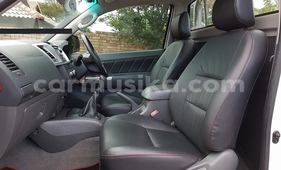 Tenga Tsaru Toyota Hilux Chena Mota in Borrowdale in Harare Tenga Tsaru Toyota Hilux Chena Mota in Borrowdale in Harare