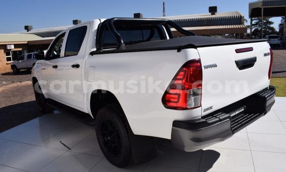 Tenga Tsaru Toyota Hilux Chena Mota in Borrowdale in Harare Tenga Tsaru Toyota Hilux Chena Mota in Borrowdale in Harare