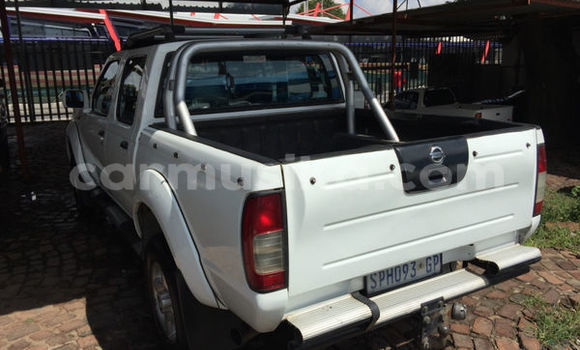 Acheter Occasion Voiture Nissan Hardbody Blanc à Beitbridge, Matabeleland South Acheter Occasion Voiture Nissan Hardbody Blanc à Beitbridge, Matabeleland South