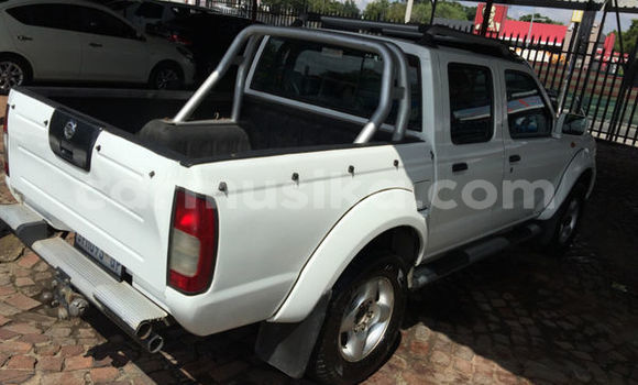 Acheter Occasion Voiture Nissan Hardbody Blanc à Beitbridge, Matabeleland South Acheter Occasion Voiture Nissan Hardbody Blanc à Beitbridge, Matabeleland South