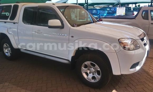 Nunua Ilio tumika Mazda BT-50 Nyeupe Gari ndani ya Beitbridge nchini Matabeleland Kusini